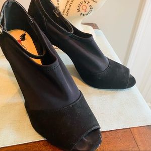 Boss B black heels